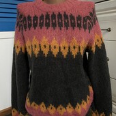 Теплый свитер р.L.в составе натуральный мохер.