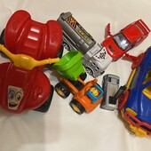 Лот іграшкових машин