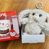 Новий брелок і нова чашка з ложкою одним лотом