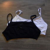 Набор бюстгалтеров на девочку,состояние очень хорошее
