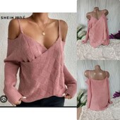 Стильний светр з відкритим плечами