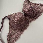Бюстгальтер мереживний 85Е