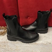 Челсі із еко шкіри ,від About you,розмір 39,устілка 25