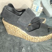 Pedri Garcia, 37p замшеві босоніжки з соломкою