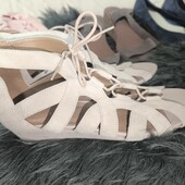 Clarks uk37.5 на 23.5 ногу нюдові сандалі