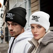 Жіноча шапка-біні з написом NY білого або червоного кольору