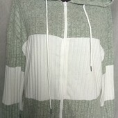 Лёгкая кофта в рубчик с капюшоном