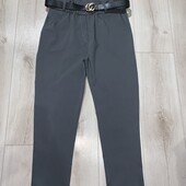 Новий стан.Стрейчеві штанці на резинці з кишенями.