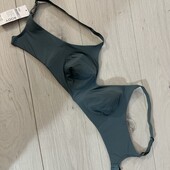 697. Бюстгальтер без кісточок 65Е
