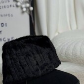 Стильні теплі угги.