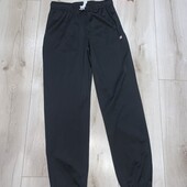 В ідеалі.Спортивні штани на 11-12років.