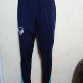 Класні спортивні штани м розміру.