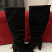 Високі чоботи із еко замші,від About you,розміри 38,39,41