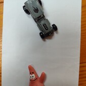 Кіндери деталька та цілий