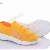 різні гарні кросівки дівчинка, зручні, легкі, розміри 