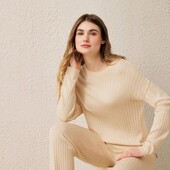 7061...чудовий ніжний светр Esmara S36/38