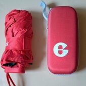 Портативна складна парасолька у футлярі.