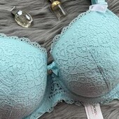 Якісний бюстгальтер на поролоні та кісточках з мереживом , розмір 32Е