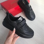 Натуральна шкіра. Стильні і зручні кросівки/кеди на липучках.