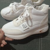 Зимові кросівки