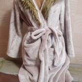 Тепленький халат з прикольним капюшоном