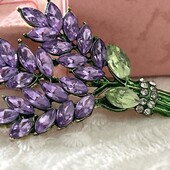 Красивая и яркая новинка, брошь,,Букет Лаванды ‘’высота 4.2 см.ширина 2.8 см