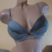 Бюстгальтер з коректором від Primark Розм 32/70В