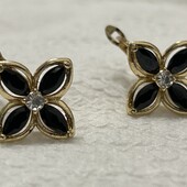 Серьги с чёрным цирконом в форме цветка, диаметр 1,7 см, позолота 585 пробы.Яркая новинка