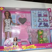 Кукла шарнирная с нарядами и трюмо