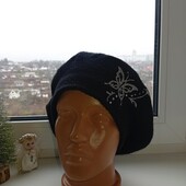 Оригінальний берет в чорному кольорі