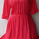 Малінова атласна жіноча сукня silvian heach італія
