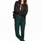 Новые базовые брюки из эластичного твила