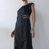 Чорне плаття прикрашене вставками і кружевами 44 розмір (38 євророзмір).