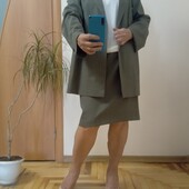 Стильний класний костюм юбка і жакет розмір 20