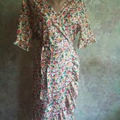 Легка сукня.