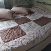 Шикарне покривало з наволочками