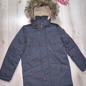 В ідеальному стані ,куртка парка на 9-10років.