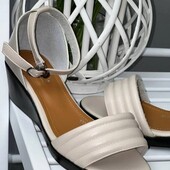 Распродажа. Красивые босоножки с закрытой пяточкой.