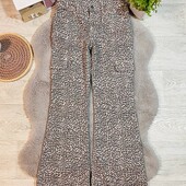 Бомбезні якысні джинси кльош , стан нових!!