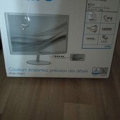 Новий сучасний монітор Philips 22"
