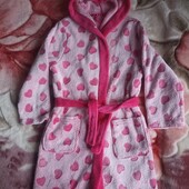 Дуже теплий гарний махровий халат.