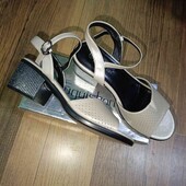 Босоніжки жіночі. Р. 40 (26 см)