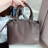 Чудова, вмістка, стильна сумка