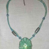 Шикарний підвіс з емаллю і камінцями