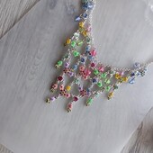 Кольє з квітами та намистинами