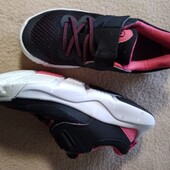 Дитячі фірмові кросівки демі . Розміри 33-34- 21.5 см