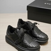 Стильні зручні кросівки з екошкіри на хутрі ,якість супер