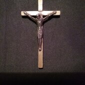 Розп'яття Ісуса Христа з хрестом