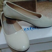 Туфлі красиві світлі 35-36 розмір