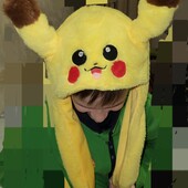 Шапка Пікачу з вушками, що піднімаються